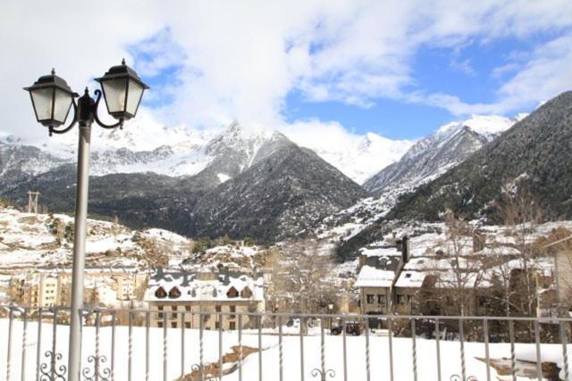 Aparthotel Sarrato Сальєнт-де-Гальєго Екстер'єр фото