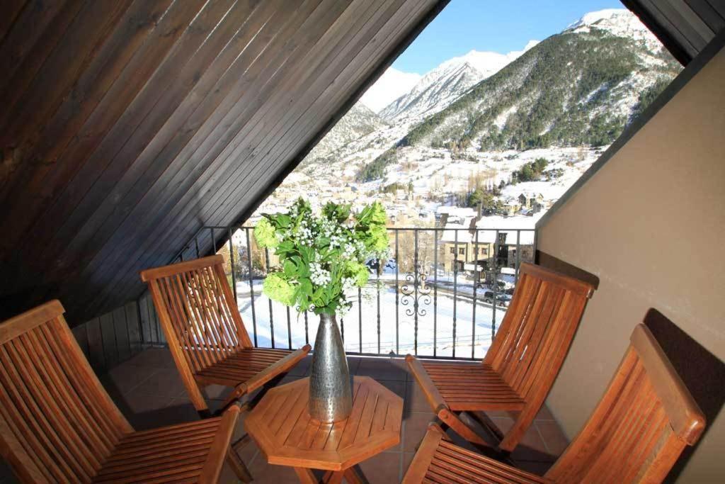 Aparthotel Sarrato Сальєнт-де-Гальєго Екстер'єр фото