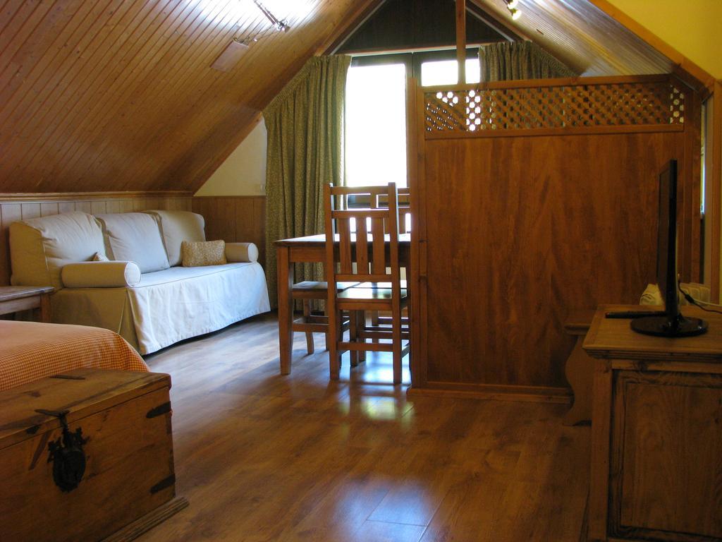 Aparthotel Sarrato Сальєнт-де-Гальєго Екстер'єр фото