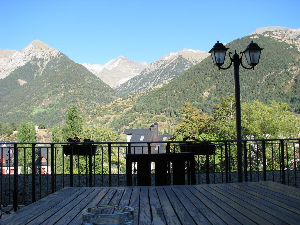 Aparthotel Sarrato Сальєнт-де-Гальєго Екстер'єр фото